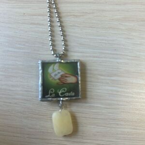La Carta Green Graphic Pendant Necklace Cream Stone, 9 inch (18 total) chain